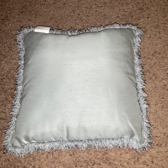 JC Penny Supreme Fringe Pillow Home Collection 17X17in 43X43cm - Picture 4 of 9